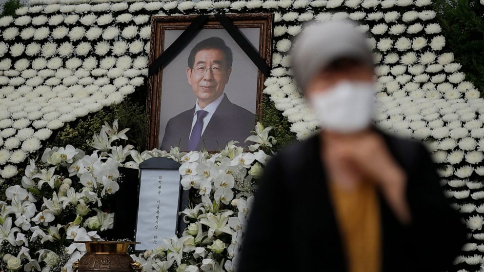 Sexual harassment Seoul mayor’s funeral draws both condolences and insults