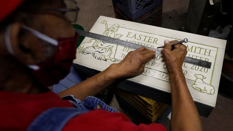 Violence at work Chicago man carries on South Side tombstone making tradition